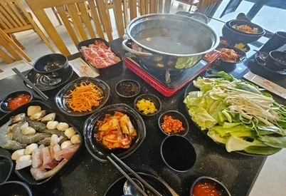 다낭/호이안 5일 5성 NO옵션NO팁 목식당씨푸드 34만원상당옵션포함 쇼핑2회 차밍쇼 야경투어 TW013 DAY 2 여행 사진